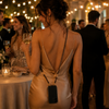 Je telefoon op een bruiloft of gala: waar laat je hem?
