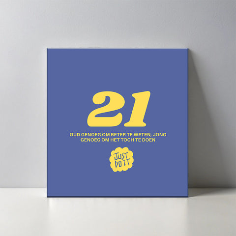 Keramisch cadeau tegel 21 jaar - Grappige spreuktegel 21 jarige verjaardag - Cadeau idee voor verjaardag- 11 x 11 cm - Inclusief standaard