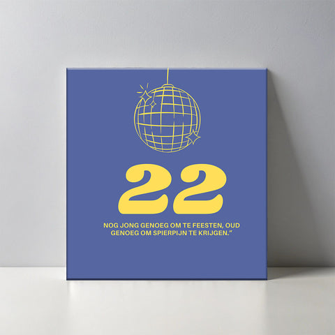 Keramisch cadeau tegel 22 jaar - Grappige spreuktegel 22 jarige verjaardag - Cadeau idee voor verjaardag- 11 x 11 cm - Inclusief standaard