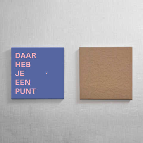 Keramisch cadeau tegel Daar heb je een punt - Grappige spreuktegel - Cadeau idee voor vrienden - 11 x 11 cm - Inclusief standaard
