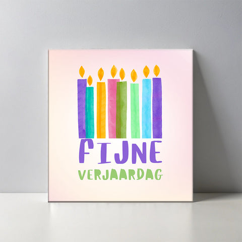 Keramisch cadeau tegel Fijne verjaardag - Spreuktegel verjaardag - Cadeau idee voor verjaardag- 11 x 11 cm - Inclusief standaard