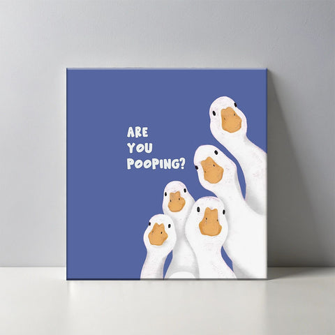 Keramisch cadeau tegel "Are you pooping?" - Grappige spreuktegel met eenden - Cadeau idee voor badkamer decoratie - 11 x 11 cm - Inclusief standaard