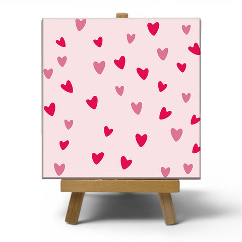 Keramisch cadeau tegel met hartjes opdruk - Spreuktegel liefde - Cadeau idee voor valtijnsdag - 11 x 11 cm - Inclusief standaard